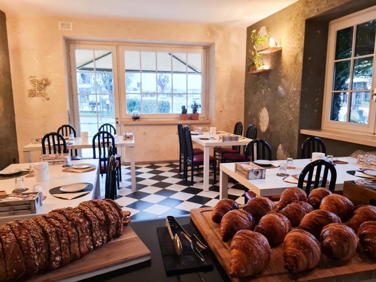 Albergo B&B Tenesi 马内尔巴 外观 照片