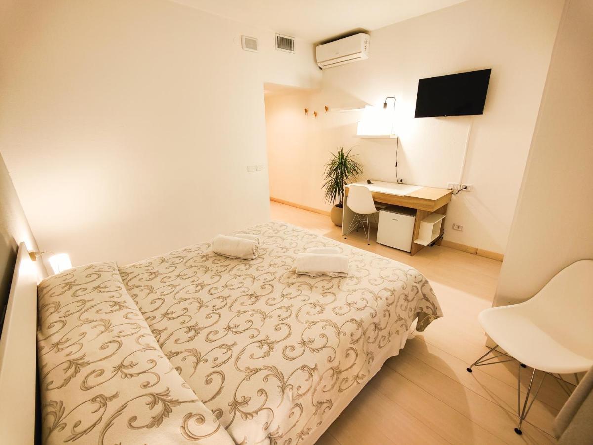 Albergo B&B Tenesi 马内尔巴 外观 照片