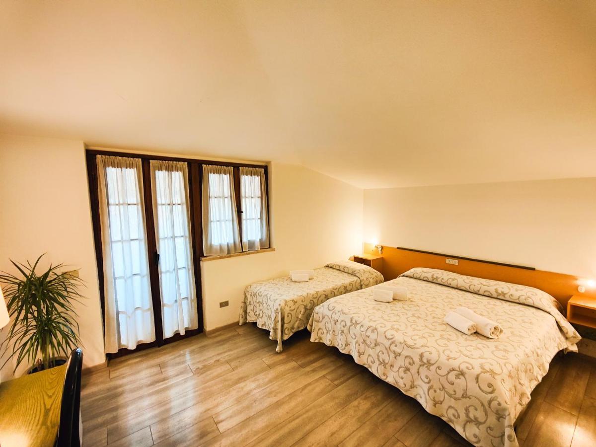 Albergo B&B Tenesi 马内尔巴 外观 照片