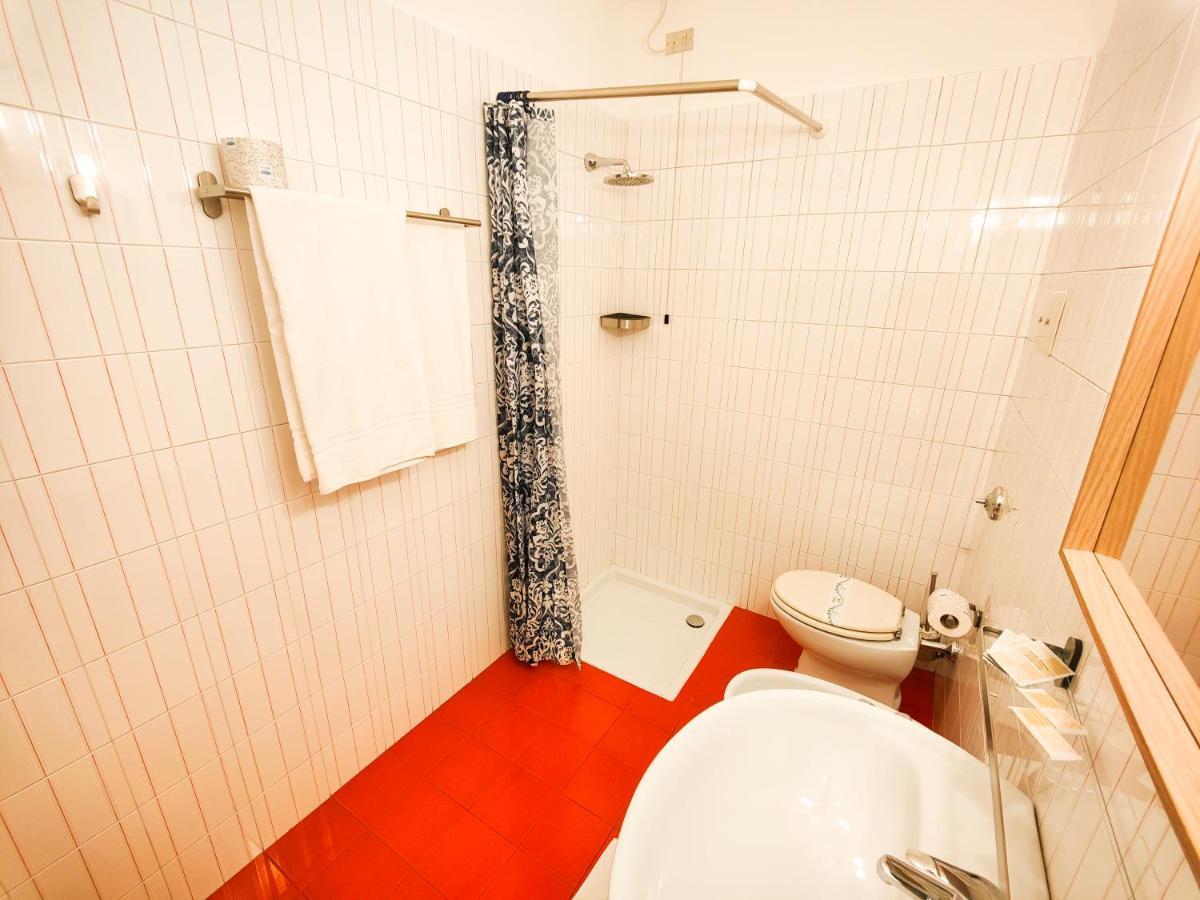 Albergo B&B Tenesi 马内尔巴 外观 照片