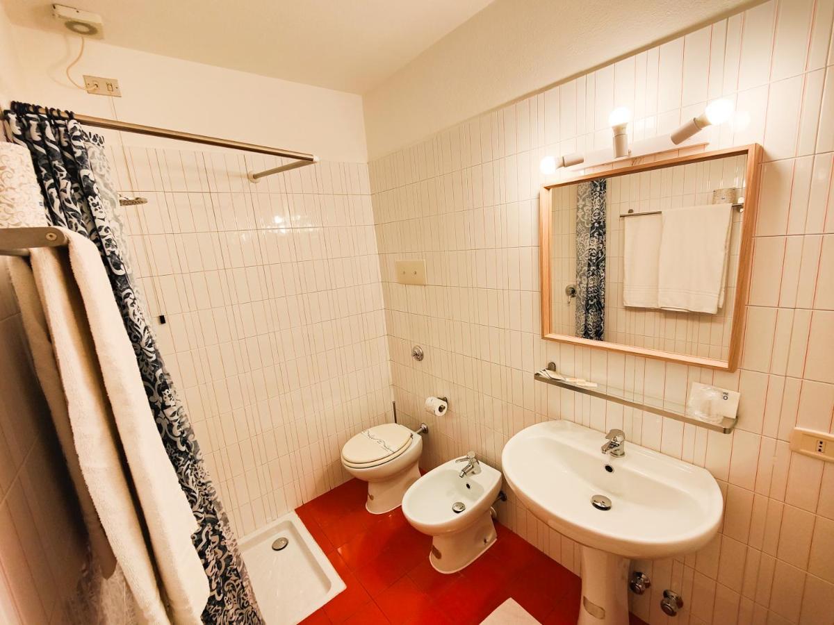 Albergo B&B Tenesi 马内尔巴 外观 照片