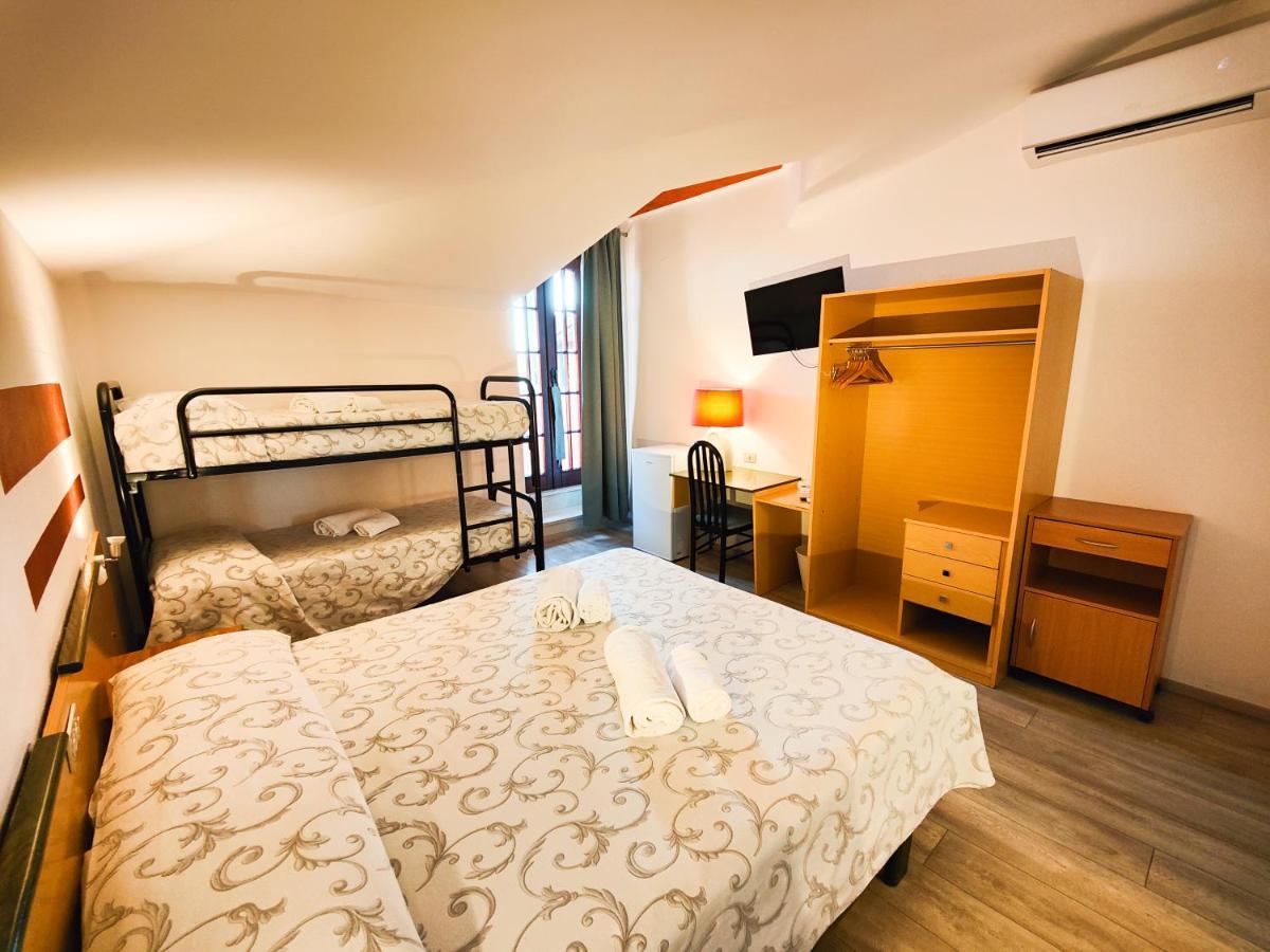 Albergo B&B Tenesi 马内尔巴 外观 照片