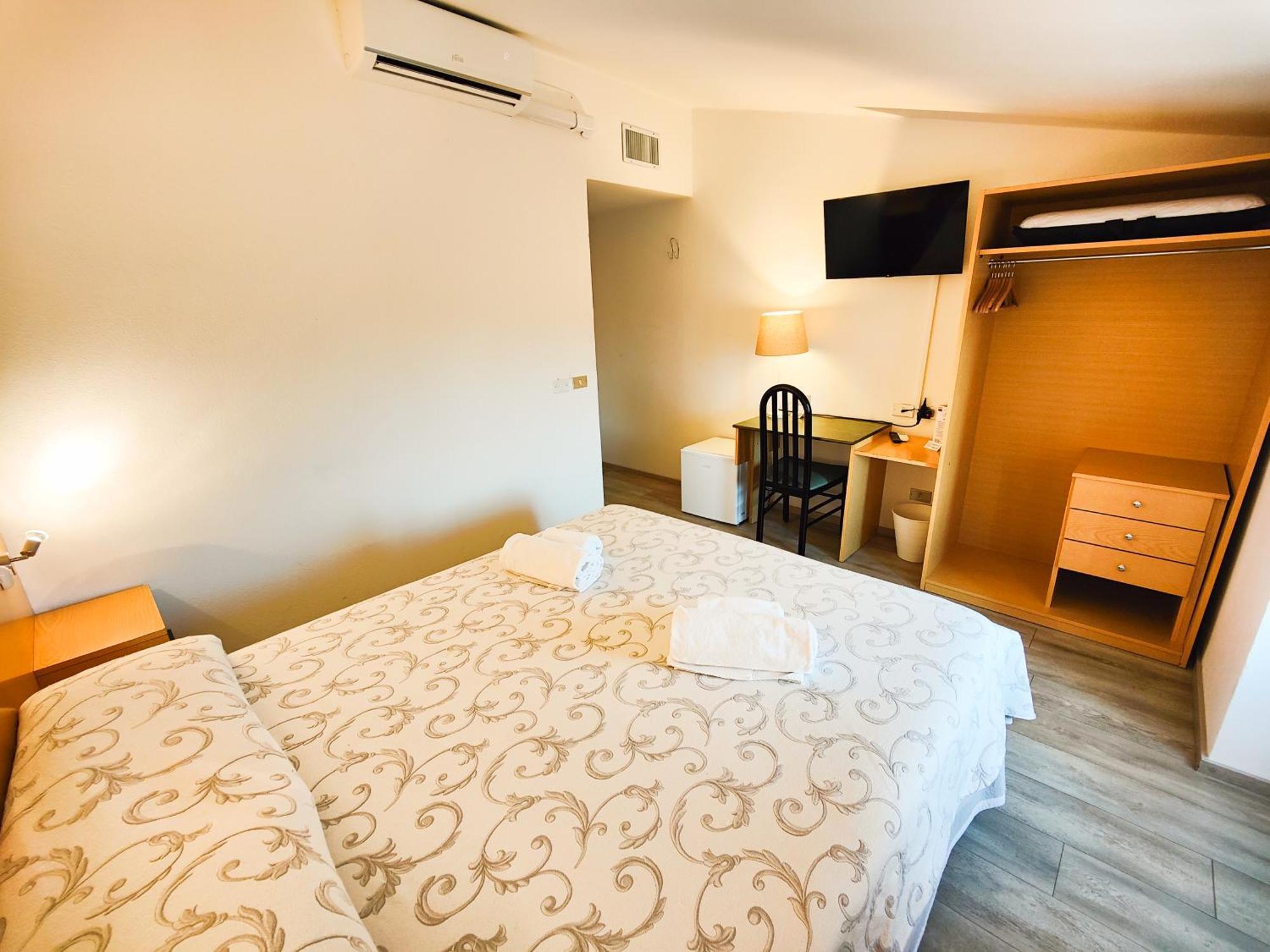 Albergo B&B Tenesi 马内尔巴 外观 照片